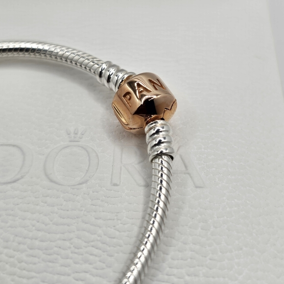 ⭐️ Authentic Pandora ROSE BARREL BRACELET - Picture 3 of 5